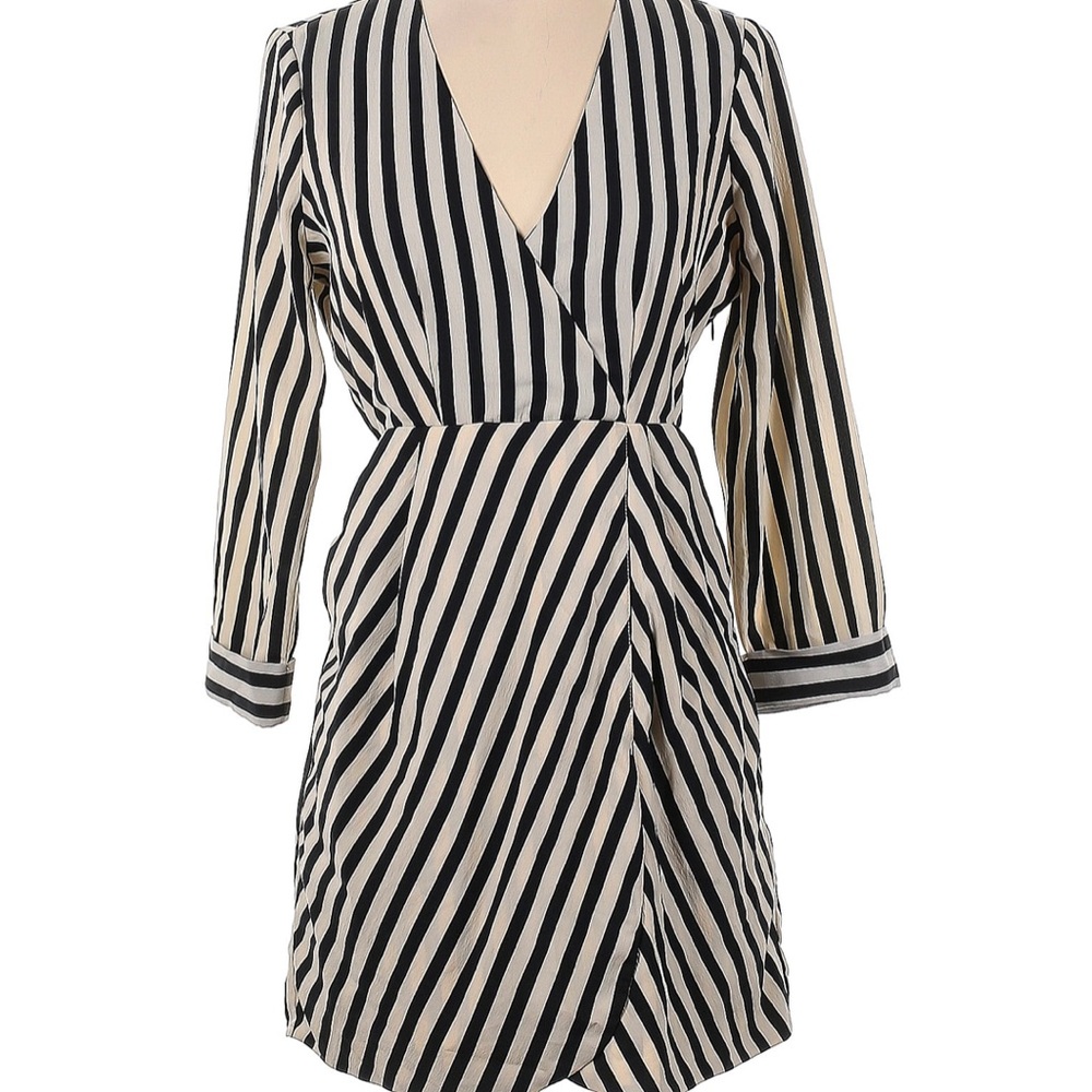Great condition! Amuse Society Dress